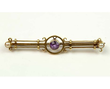 STABBROSCHE, Viktorianische Epoche, zentral Amethyst im Facettenschliff, endig Perlchen in Stegfassung, Beschau, Nadel unedel