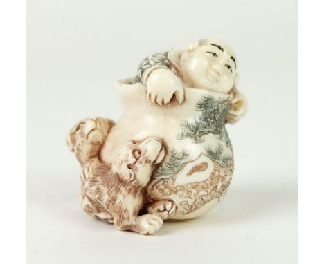 NETSUKE, Japan, "Bein", geschnitzt, farblich akzentuiert, Hotei in Vase sitzend, von zwei Hunden umspielt, Meistersignatur, 4
