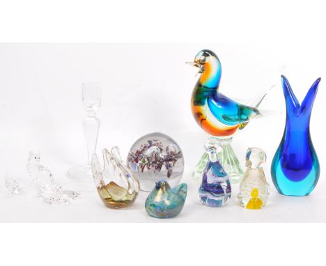 A selection retro mid 20th studio art glass ornaments / comprising an Isle Of Wight bird, Alum Bay (Isle Of Wight) glass swan