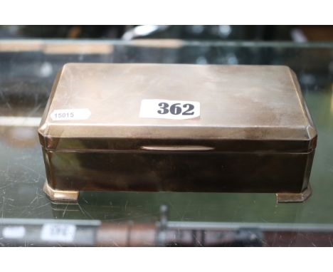 Alfred Dunhill Silver Cigarette box with Cedar lining Birmingham 1937. 720g total weight 