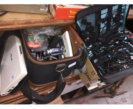 A Skyflite vanity case containing various cameras to include UN underwater camera, Kodak Share digital camera, Vivitar, Aipte