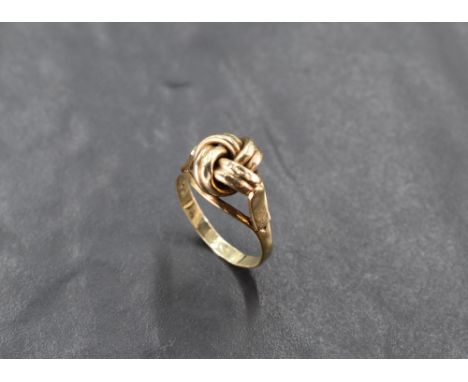 A 9ct gold knott ring, size Q/R &amp; approx 3g