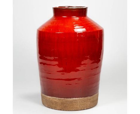 An exceptionally large ceramic vase with red glaze, probably made by Leon GOOSSENS (XX) (56 x 40 cm)