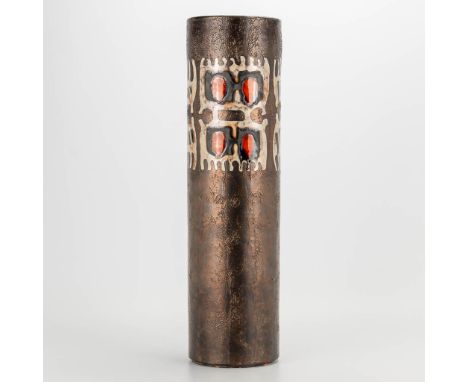 Elisabeth VANDEWEGHE (XX-XXI) A ceramic vase made for Perignem. Marked on the base. (47 x 13 cm)