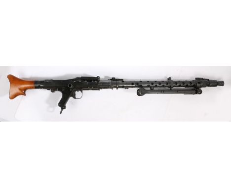 Second World War German MG34 Machine Gun, serial number 6889, stamped with manufacturers mark 'dfb' for Gustloff Werke, Waffe