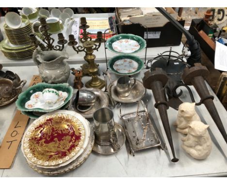 A MANADE ADJUSTABLE TABLE LAMP, A PAIR OF BRASS CANDELABRA, VARIOUS PLATES, A CAKESTAND AND VARIOUS ELECTROPLATE