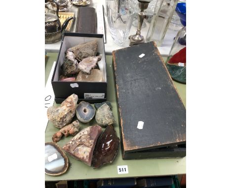 A GOOD COLLECTION OF VINTAGE FOSSIL AND GEODE SPECIMINS ETC.