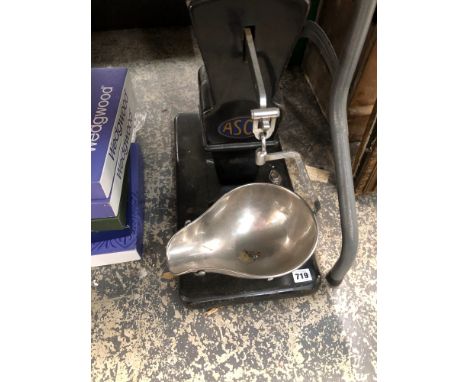 AN ASCO SET OF SCALES