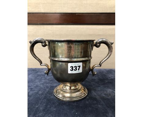 A HALLMARKED SILVER TROPHY CUP, WISBECH AND DISTRICT COURSING CLUB 1936. 339 gms.