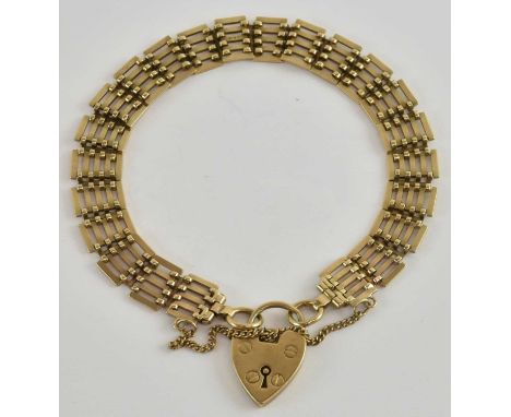 A 9ct yellow gold gate link bracelet, with padlock clasp, length approx 20cm, approx 16.2g.