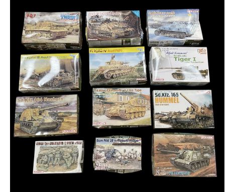 DRAGON; twelve boxed 1:35 scale military vehicle and tank model kits, including Hummel (Initial Version), Panther Late Type (