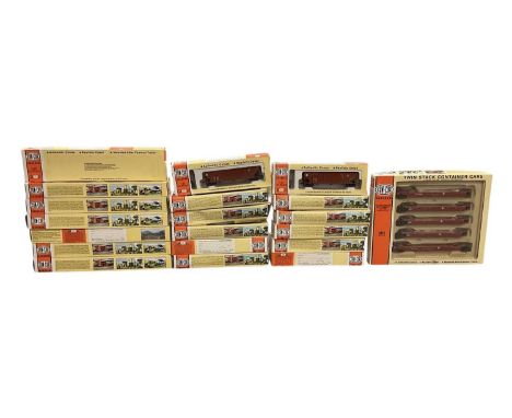 CON-COR; a collection of twenty boxed HO gauge 1:87 sale locomotives, including '100 Ton Coal Hopper', '85 Superliner Amtrak-