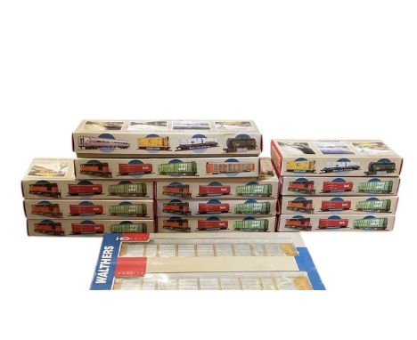 WALTHERS; a group of thirteen boxed HO gauge 'Golden Age, Transition, Diesel Era' assorted carriages, including '50 Airslide 