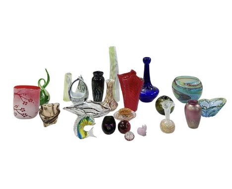 A quatity of assorted art glass, including a Aureliano Toso style glass vase, with matching smaller example, height of larges