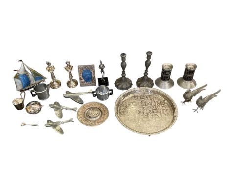 A quantity of silver plated items and assorted metalware, including an Elkington &amp; Co circular lidded inkwell, the base o