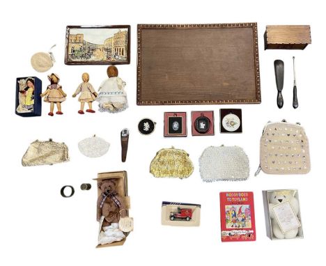 A quantity of assorted collectors' items, including a 1920s oak rectangular tray, 53 x 37cm, a Beswick ceramic wall hanging p