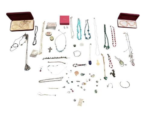 A quantity of assorted costume jewellery including a malachite bead necklace, length 48cm, a turquoise bead necklace, length 