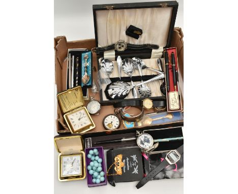 A BOX OF ASSORTED ITEMS, to include a wide silver hinged bangle, foliate pattern with push button clasp with additional broke