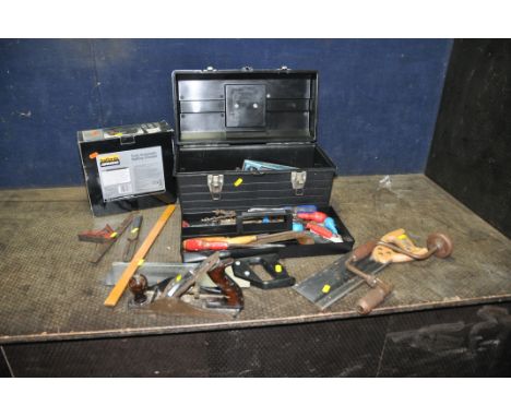 A PLASTIC TOOLBOX CONTAINING TOOLS AND A HALFORDS BATTERY CHARGER including a Stanley No 4 1/2 plane, a brace and bits, saws 