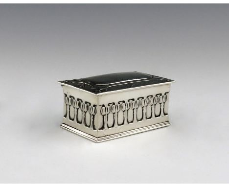 A silver Art Nouveau box, by William Hutton and Sons, Birmingham 1913, rectangular form, with Art Nouveau decoration, hinged 