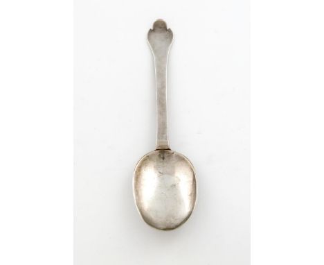 A Charles II silver Trefid spoon, probably by Benedict Prosser, London 1669, the reverse of the bowl with a ribbed rat-tail, 