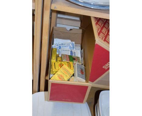 BOX OF VARIOUS CIGARETTE CARDS AND VINTAGE CIGARETTE PACKETS