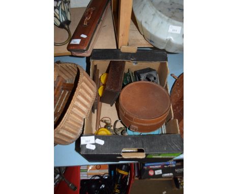 BOX OF MIXED ITEMS TO INCLUDE WICKER BASKET, VARIOUS CANDLES, VINTAGE ALARM CLOCK, HOLE PUNCH ETC