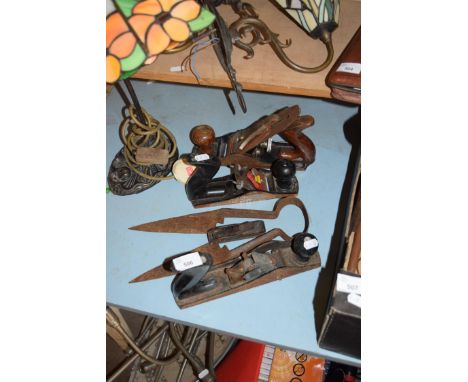 FOUR VINTAGE WOODWORKING PLANES AND A PAIR OF SHEEP SHEARS (5)