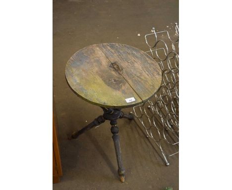 19TH CENTURY GIPSY TYPE TABLE ON BOBBIN TURNED LEGS