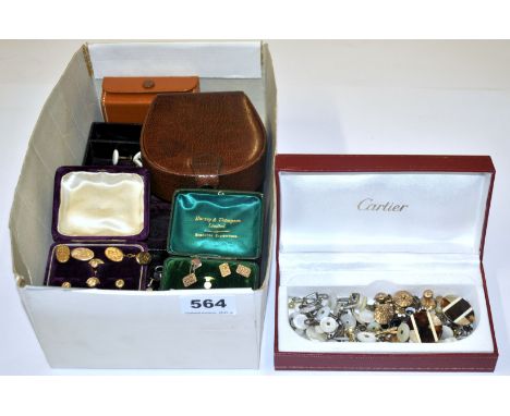 A quantity of vintage gentleman's collar studs, cufflinks, etc.