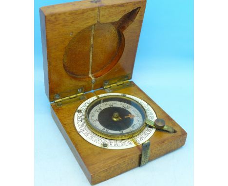 A World War I military compass, Wardale & Co., London, 1918, No.5150