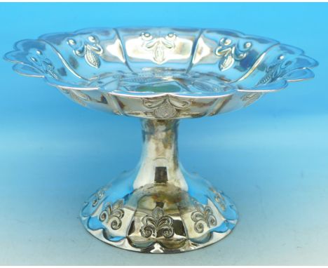 A silver comport, Sheffield 1908, James Dixon & Son, with box, 343g, diameter 18cm