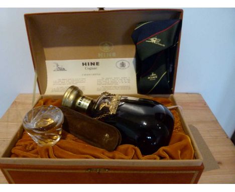1 Bottle Hine Napoleon Cognac in 70 cl. 1 Bottle Hine Napoleon Cognac in 70 cl. Crystal Glass Decanter, Fine Presentation Cas