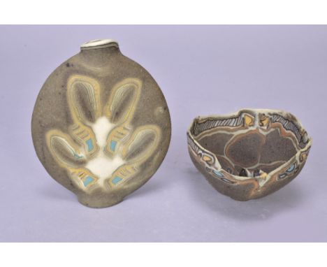 MAL MAGSON (born 1950); a stoneware flask form with inlaid agate decoration, incised MM mark, height 14cm, and a matching foo