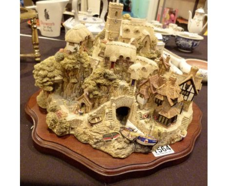 Lilliput Lane limited Edition model of St Peters Cove with certificates 2987 of 3000, with carry box and inserts