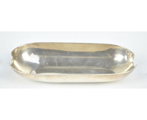 R & S GARRARD & CO; a Victorian hallmarked silver pen rest of plain oval form, London 1885, length 13cm, approx 2.0ozt. CONDI