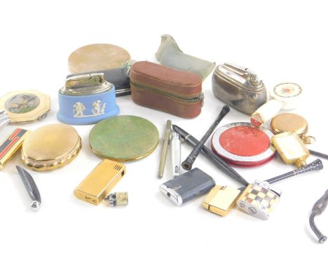Various cigarette lighters, pocket lighter with chequer board design, 4cm high, quantity of others, shagreen powder compact, 