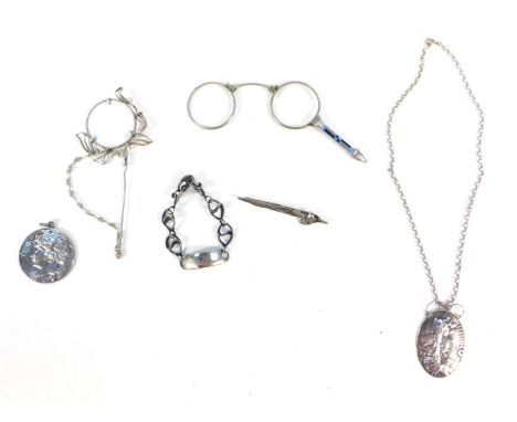 A group of silver and other jewellery, comprising a white metal framed monocle, with a holographic panel of flowers, 40cm lon