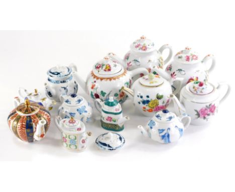 Various Victorian Albert Museum fine porcelain Franklin Mint teapots, to include Worcester, 10cm high, etc. (a quantity) 