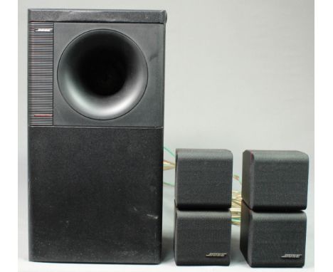 BOSE Lautsprecher-System.2 Speaker und ein Subwoofer. Klang sehr gut in der Wohnung. Zustand siehe Fotos. Versand kann organi