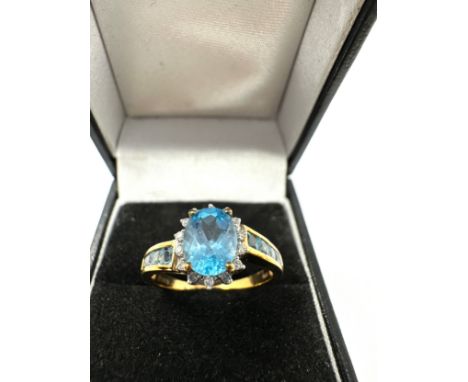 9ct gold diamond &amp; topaz ring weight 3g 