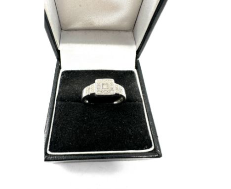 9ct White Gold Diamond Cluster Signet Ring (2.7g) 