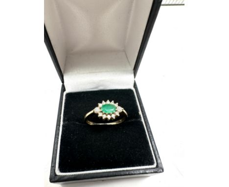 9ct gold emerald &amp; diamond ring weight 2.2g 