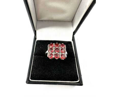 9ct White Gold Vintage Red Gemstone Ring (3.4g) 