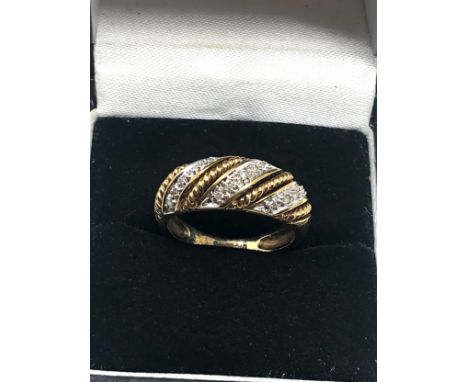 9ct gold diamond ring (3.1g) 