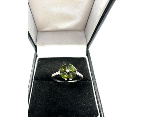 9ct White Gold Green Tourmaline Ring (2g) 