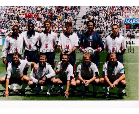 DAVID SEAMAN      Nineteen colour photos of action for Arsenal and England in the 1990's, mostly 10" X 7".    Good