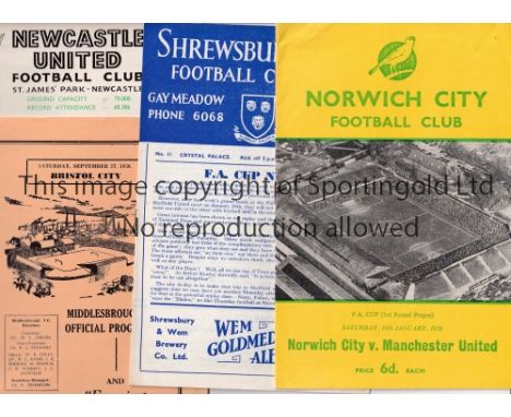 FOOTBALL PROGRAMMES 1958/9 SEASON     Sixty programmes including Accrington v Portsmouth and Hull, Liverpool v Everton FCC, B