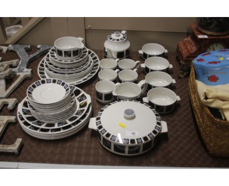 A quantity of Midwinter tea and dinnerware