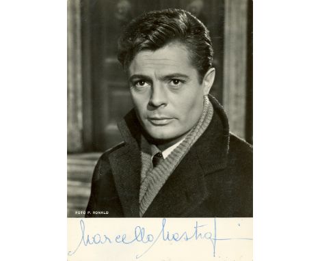 MASTROIANNI MARCELLO: (1924-1996) Italian film Actor. Vintage signed postcard, the P. Ronald image depicting a young Mastroia